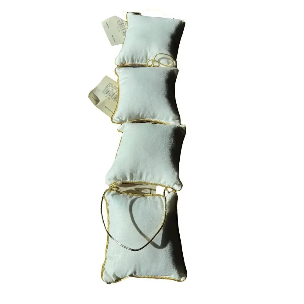 Pillow Ornaments part material out